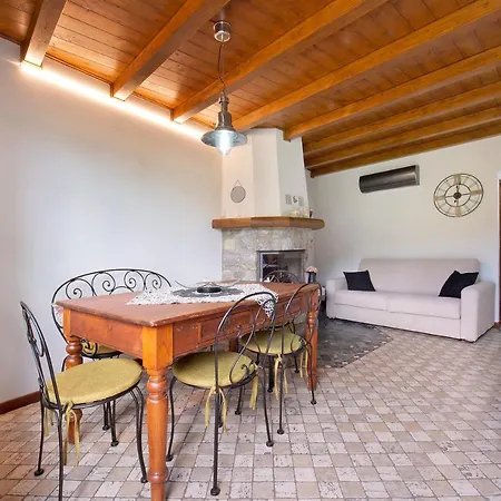 Semesterbostad Farmhouse Of Grandfather Chek *