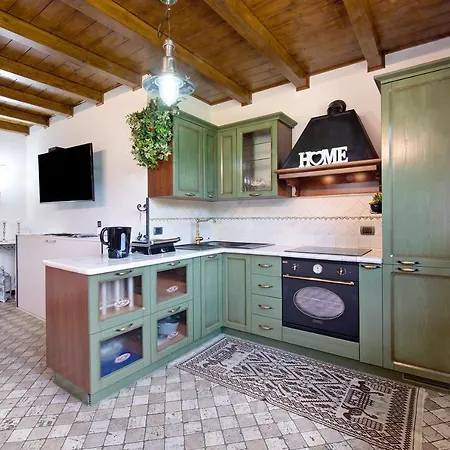 Farmhouse Of Grandfather Chek Bellagio