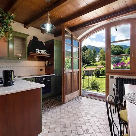 Farmhouse Of Grandfather Chek *