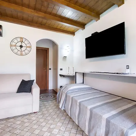 Farmhouse Of Grandfather Chek Bellagio