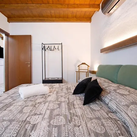 Farmhouse Of Grandfather Chek Bellagio